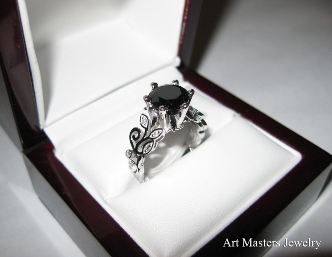 Nature Inspired 14K White Gold 3.0 Ct Black and White Diamond Leaf and Vine Crown Solitaire Ring RD101-14KWGDBD